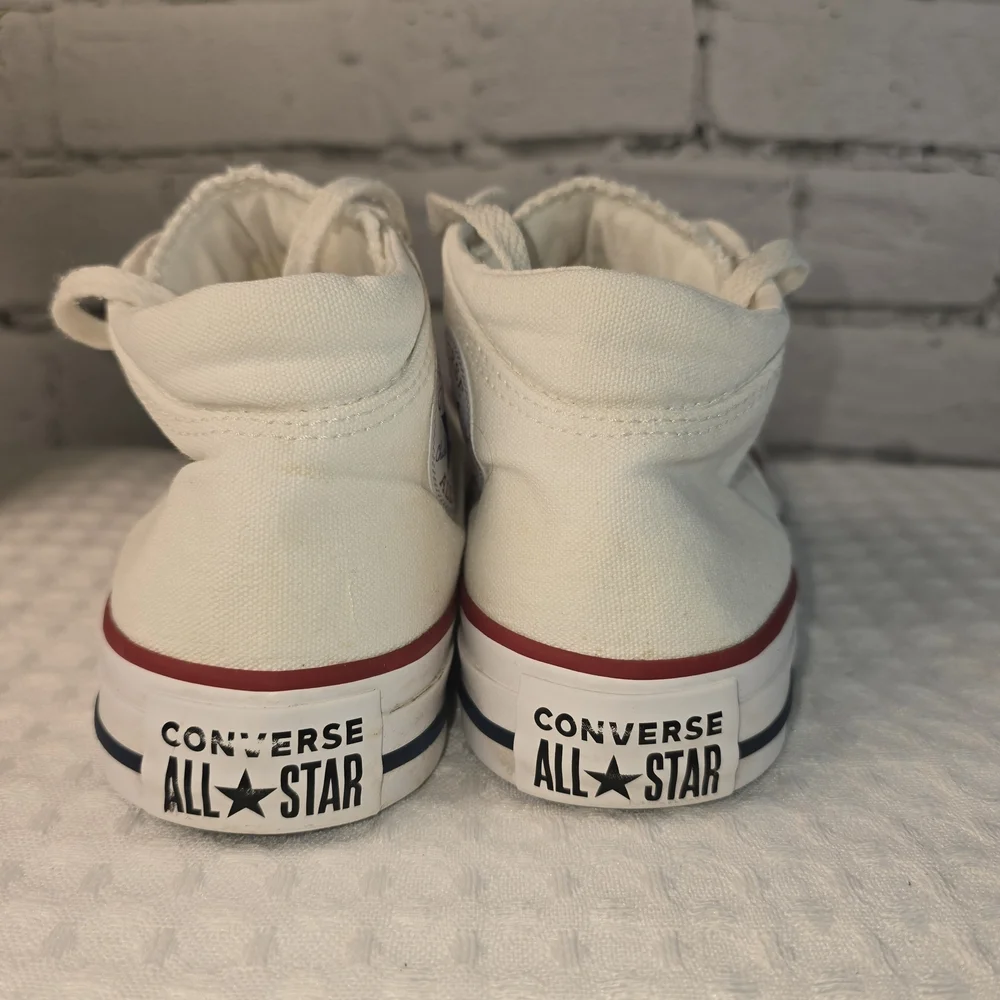 CONVERSE HIGH-TOP WHITE CANVAS CHUCK TAYLOR SNEAKERS KIDS SIZE 6 EUC